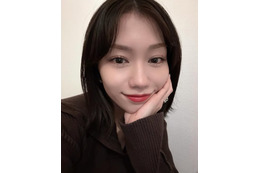 元AKB48メンバー、美脚透けるノースリワンピ姿に反響「黒が大人っぽくて素敵」「腰の位置が高くて神スタイル」