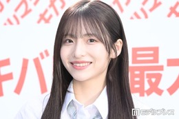 AKB48メンバー、美脚際立つミニスカ制服ショットに絶賛の声「スタイル良くて憧れ」「めっちゃ似合ってる」 画像