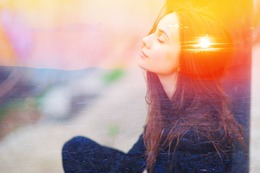 更年期で毎日だるくて動けない44歳。夫から「怠けるな」と言われたけど、「もう気力だけじゃ無理」。