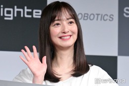 2児の母・佐々木希、鶏ガラから出汁作り きのこ＆根菜たっぷり鍋公開「本格的」「食材へのこだわりが素敵」と絶賛の声