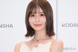 長濱ねる、水際での美脚ショット タンクトップ姿に「透明感ハンパない」「絵になりますね」の声 画像