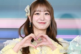 ＝LOVEメンバー、ミニスカセーラー風衣装に反響「透明感すごい」「スタイル抜群」