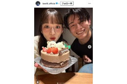 サッカー日本代表・上田綺世選手、28歳誕生日の家族3ショット公開「ハッピーオーラが溢れてる」「娘ちゃんもおめかししてて可愛い」の声