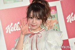 田中れいな、美脚際立つミニスカ姿に絶賛の声「最強ビジュ」「頭小さくて頭身バランスバグってる」