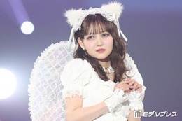 佐藤ノア、美ウエストチラリのショート丈トップスコーデ公開「腹筋すごい」「スタイル抜群」の声