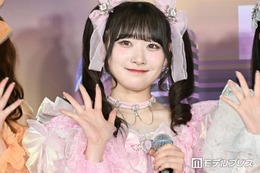 ＝LOVE齋藤樹愛羅、ミニスカ制服姿に絶賛の声「アニメから出てきたみたい」「まだまだ現役でいける」 画像