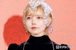 益若つばさ「髪の毛暗く長くしたよ！」雰囲気ガラリの新ヘアに反響「破壊力すごい」「美人度アップしてる」 画像
