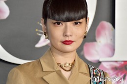 秋元梢、姪っ子顔出し沖縄旅行満喫ショット公開「笑顔がそっくり」「美女2人」の声 画像