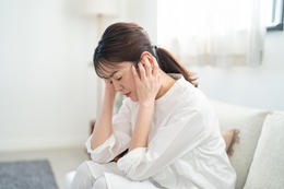 「まさかダブル介護！？」仕事中、高齢母から「足が動かなくなった」との電話に嫌な予感が。そして80歳父に起きた「信じがたい異変」【100人の介護】