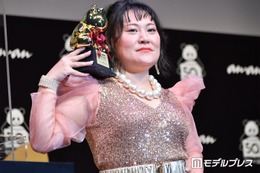 フォーリンラブ・バービー「トランクスはいてるとは思えない笑顔」夫＆娘との家族ショット公開「ほっこり」「旦那様のセンス抜群」の声 画像