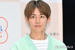 杉浦太陽、次女・夢空（ゆめあ）ちゃんの好きな角度ショット「上目遣い愛おしい」「しっかり立てるようになったんですね」 画像