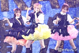 FRUITS ZIPPER、ダークな曲で雰囲気一変 可愛い＆かっこいいの融合ステージ【TGC2026A/W】