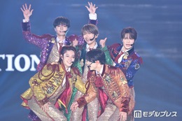 ACEes、客席からサプライズ登場「TGC」大トリ務める 嵐・キンプリら楽曲カバーで豪華7曲披露【TGC2026A/W】