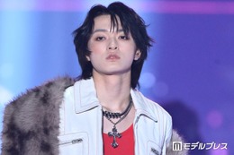 STARGLOW・RUI、ファーショール纏ったワイルドスタイル「凛としてて素敵」「オーラすごい」と絶賛の声【TGC2026A/W】