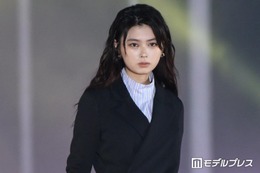 「今日好き」おひなさま（長浜広奈）、サングラス×前髪なしで雰囲気ガラリ【ガルアワ2026A/W】 画像