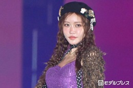 王林、スパンコールビスチェで美ウエスト際立つ 個性派コーデに「さすがの着こなし」「スタイル良すぎ」の声【ガルアワ2026A/W】