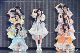 MORE STAR、メンバー脱退後の新体制7人でパフォーマンス 「ハグ！」披露【ガルアワ2026A／W】 画像