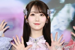 ＝LOVE大谷映美里、美脚のぞくミニワンピ×上目遣いショットにファン歓喜「きゅるきゅるの目が可愛すぎる」「キュンキュンした」