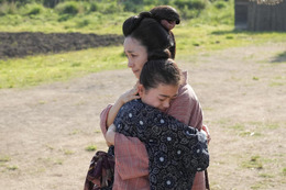 朝ドラ「ブラッサム」主人公・石橋静河が本格登場 初回と重なる演出に「粋なバトンタッチ」「子役の子と雰囲気が激似」の声【ネタバレあり】