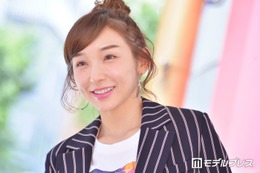 加護亜依、ミニスカ×ロングブーツで美脚際立つ秋コーデ公開「理想のスタイル」「おしゃれで素敵」と反響 画像
