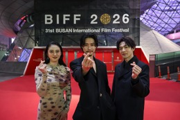 山﨑賢人＆松下洸平＆武井咲が登壇　韓国語で挨拶も『殺人の門』釜山国際映画祭ワールドプレミア