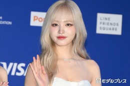 IVEリズ、ショーパンから美脚スラリ 街中ショットに反響「規格外の美しさ」「存在感がすごい」