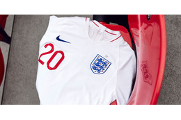 イングランド代表、ロシアW杯ホームユニフォームは「伝統と最新技術」の融合 画像