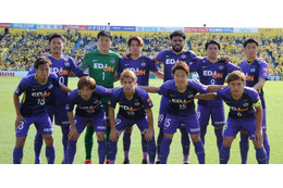 J1首位の広島、試合後のロッカールームはこんな感じ！城福監督がやっぱり熱い 画像