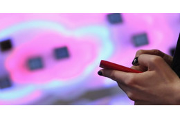 元Jリーガー所属チーム、GKがなんとピッチ上で「スマホ」を操作！その理由が判明 画像