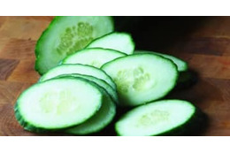 サッカー界に伝説のマスコットが帰ってきた！なんと「キュウリ」 画像