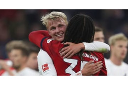 ゲッツェ、古巣バイエルン戦で劇的ゴール！ただし弟 画像