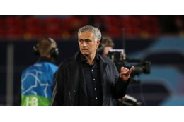 ファンに「小指立て」…議論を巻き起こしたモウリーニョの言い分は？ 画像