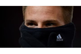 CLで驚きの罰金…なんと理由は、ネックウォーマーの「ロゴ」 画像