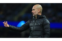 ペップ、ダウンジャケットの「ロゴ」が話題に…これはいいのか 画像