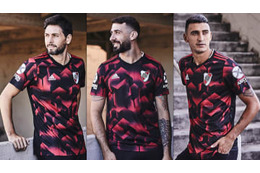 リーベル・プレート、「微妙におかしい…」2019新サードユニフォームを発表 画像