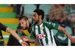 これはカッコイイぞ！ポルトガルで「胸トラからの超ゴール」が決まる 画像