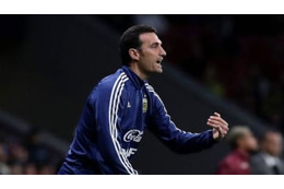 アルゼンチン代表監督、サイクリング中に轢かれる 画像