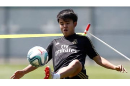 久保建英のテクニックを堪能せよ！ロンドで見せた「唸る技術」がこれ 画像