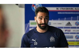 W杯優勝DF、「泥相撲」で電撃解雇！原因となった謎映像がこれ 画像