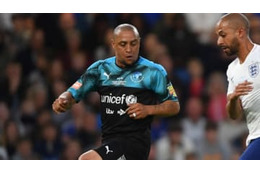 ロベカル、やっぱりすげぇ！本人もポストした「仰天ヒールパス」 がこれ 画像