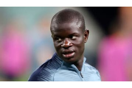 ケガで代表辞退のカンテ、なんとチェルシーファンのために結婚式に参上！ 画像