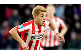 PSV堂安、練習でGKを棒立ちにさせた「超シュート」がこれ 画像