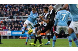 デブライネがドヤ顔！衝撃的だった「超絶弾丸ボレー」がこれ 画像