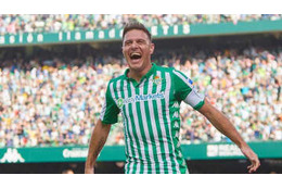 38歳ホアキン、衝撃の「乳首発言」…最高齢ハットの秘訣が面白い 画像