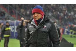 冨安健洋が学ぶ！ミハイロヴィッチ監督の「熱血指導」場面がこれ 画像