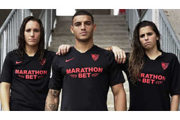 セビージャ、スタイリッシュなブラックカラーの限定ユニフォームを発表！ 画像