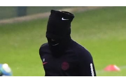 おしゃれ番長ネイマール、「冬の完全防寒スタイル」がこれ 画像