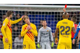 天才デヨング、人生初のレッド！「まさかの退場シーン」がこれ 画像