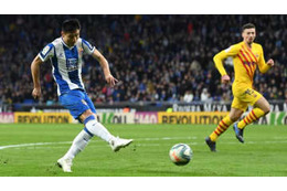 バルセロナを絶望させた中国人FWの「劇的シュート」がこれだ 画像