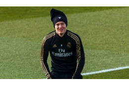 クロース、19歳ロドリゴの餌食に！イジられた「赤面シーン」がこれ 画像